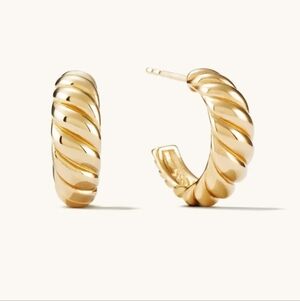 Mejuri Croissant Dome Hoop Earrings In Gold Vermeil